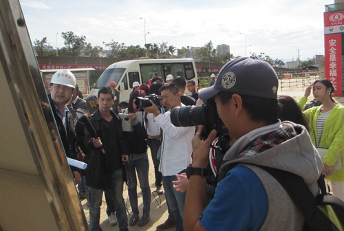 15家中央、省、市媒體聚焦市政分公司盤龍區(qū)公租房建設(shè)情況