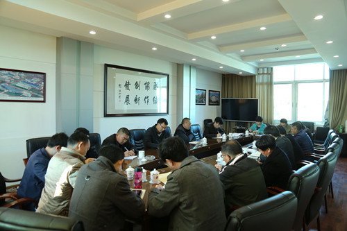 圍繞“三嚴(yán)三實(shí)”要求   聚焦“忠誠(chéng)干凈擔(dān)當(dāng)"——公司黨委召開2015年度領(lǐng)導(dǎo)班子專題民主生活會(huì)