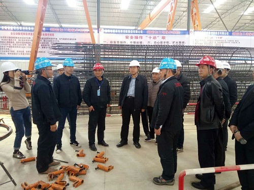 集團(tuán)工會(huì)主席陳文雙到廣那高速看望一線職工